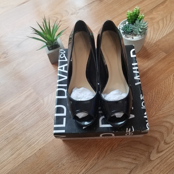 💕Black Wild Diva Peeptoe Heels💕 - Picture 2 of 8